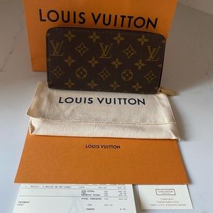 Authentic Louis Vuitton Zippy Wallet